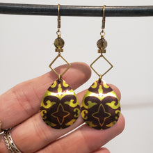 Load image into Gallery viewer, Sunflower teardrop tin earrings - smoky quartz
