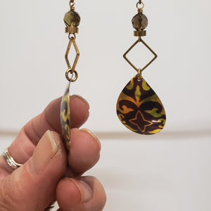 Sunflower teardrop tin earrings - smoky quartz